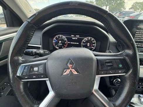 Used 2022 Mitsubishi Outlander SE FWD image 5