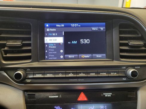 Used 2020 Hyundai Elantra SEL FWD image 25