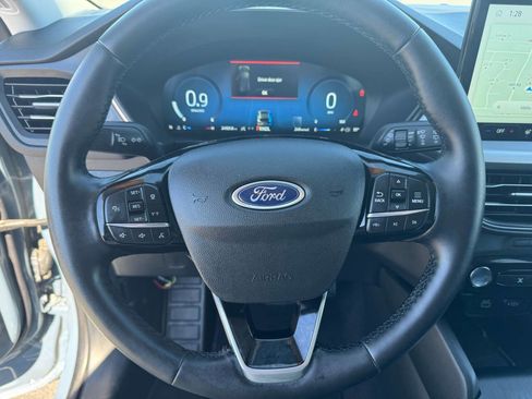 Used 2025 Ford Escape Platinum AWD/4WD image 19