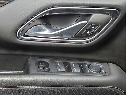 Used 2024 GMC Yukon AT4 AWD/4WD image 16
