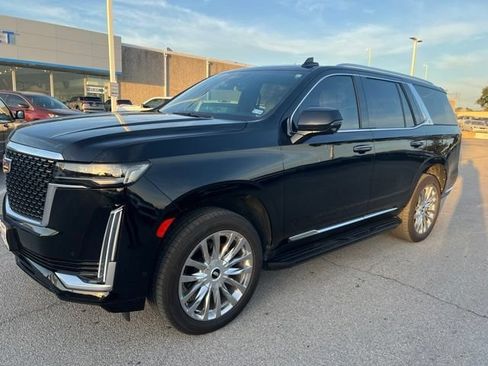 Used 2022 Cadillac Escalade Premium Luxury RWD image 2