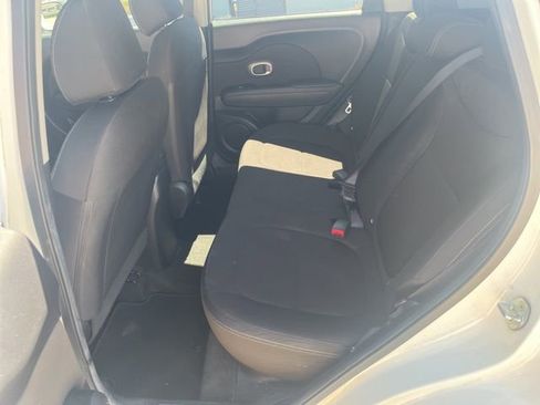 Used 2018 Kia Soul FWD image 11