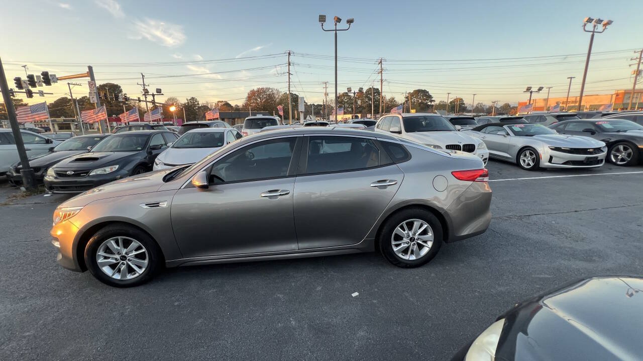 Used 2018 Kia Optima LX FWD image 8