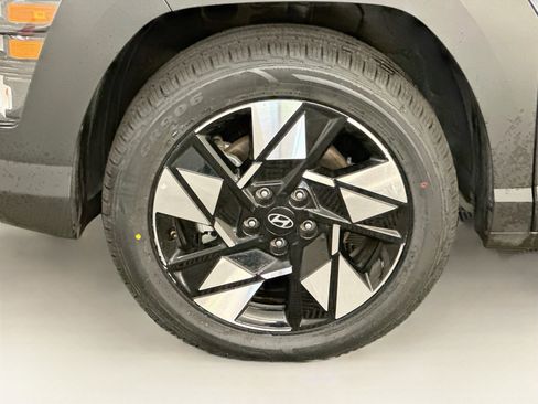Used 2025 Hyundai Kona SEL AWD/4WD image 34