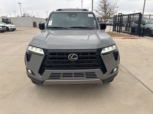Used 2025 Lexus GX 550 image 16