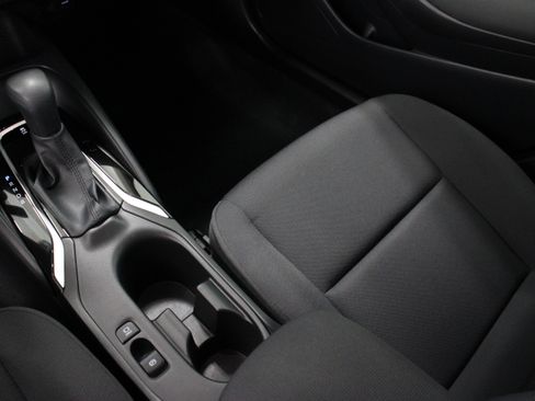 Used 2025 Toyota Corolla LE FWD image 16