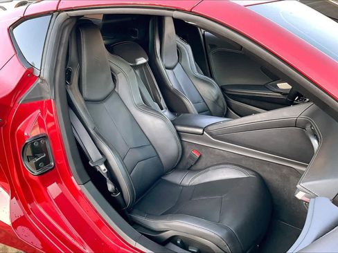 Used 2022 Chevrolet Corvette Stingray Coupe w/ Z51 Performance Package image 9