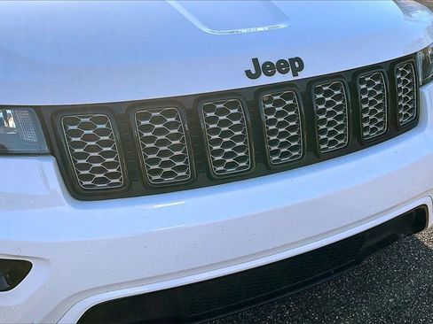 Used 2021 Jeep Grand Cherokee Laredo X image 27