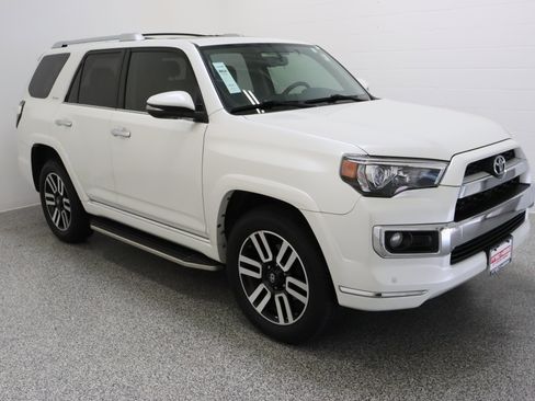 Used 2017 Toyota 4Runner Limited AWD/4WD image 4