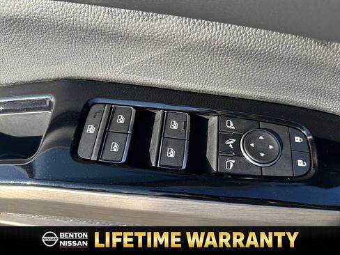 Used 2025 Nissan Pathfinder Platinum w/ Black Appearance Package image 12