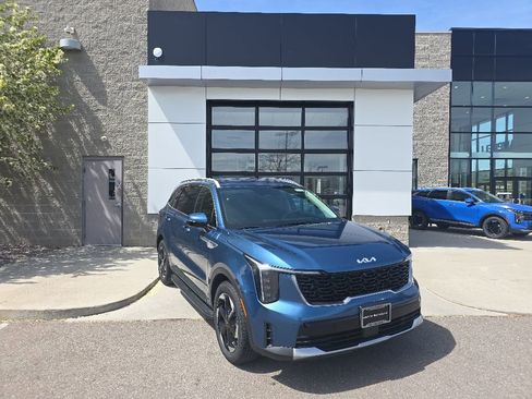 Used 2025 Kia Sorento EX AWD/4WD image 1