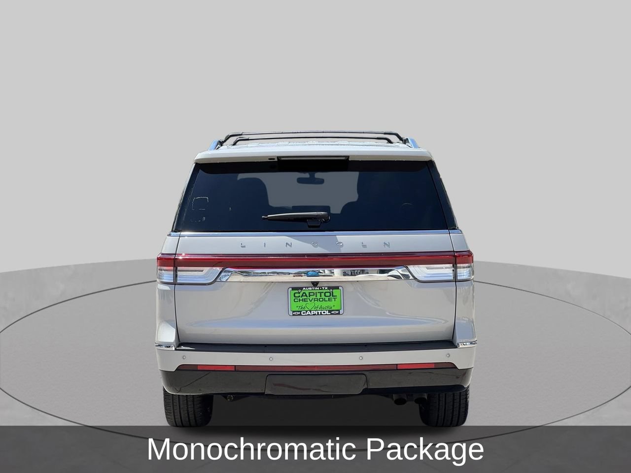 Used 2023 Lincoln Navigator Reserve AWD/4WD image 4