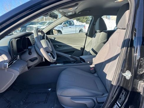 Used 2022 Hyundai Elantra SE w/ Cargo Package image 22