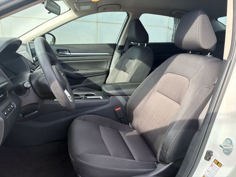 Used 2022 Nissan Altima 2.5 SV FWD image 9