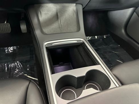 Used 2023 Tesla Model 3 Standard Range image 18