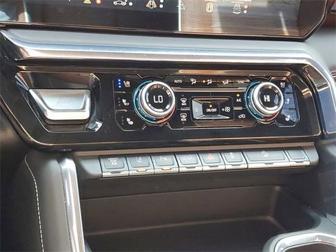 Used 2024 GMC Sierra 2500 Denali Ultimate w/ Max Trailering Package image 19