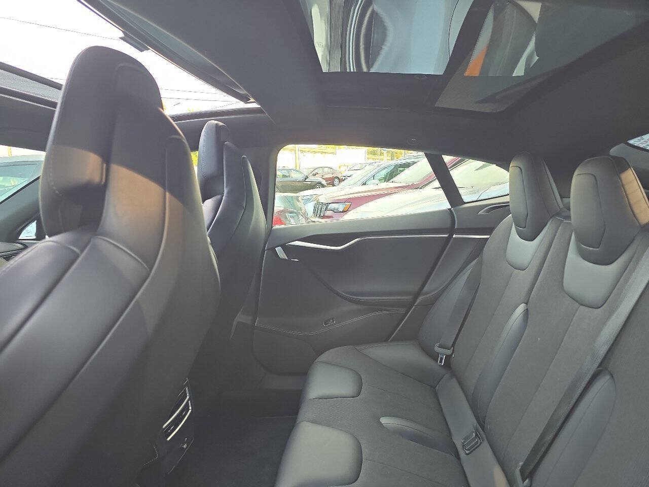 Used 2017 Tesla Model S 60 RWD image 26