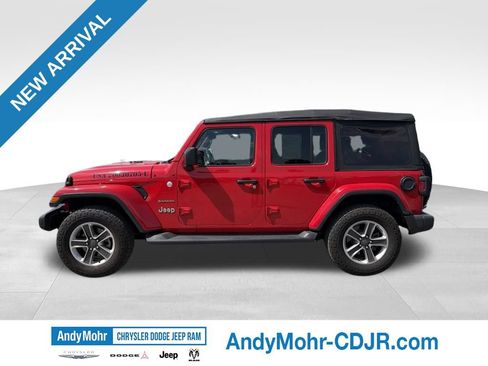 Used 2018 Jeep Wrangler Unlimited Sahara AWD/4WD image 4