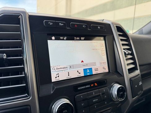 Used 2018 Ford F150 Platinum w/ Equipment Group 701A Luxury image 30