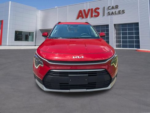 Used 2025 Kia Niro LX FWD image 2
