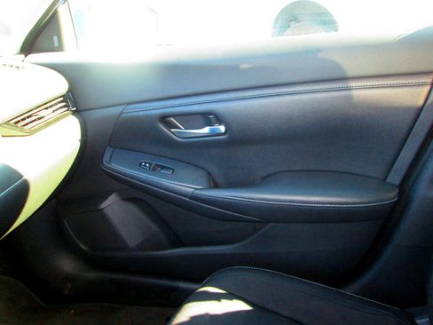 Used 2021 Nissan Sentra SV image 11