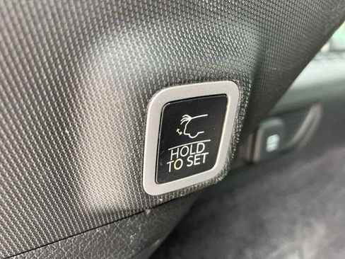Certified 2022 Jeep Grand Cherokee Overland w/ Advanced Protech Group III AWD/4WD image 30
