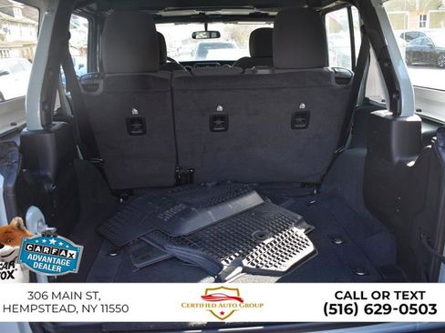 Used 2023 Jeep Wrangler Sport image 33