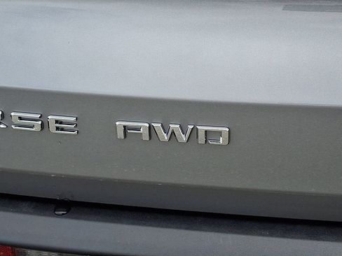 Certified 2025 Chevrolet Traverse LT AWD/4WD image 32