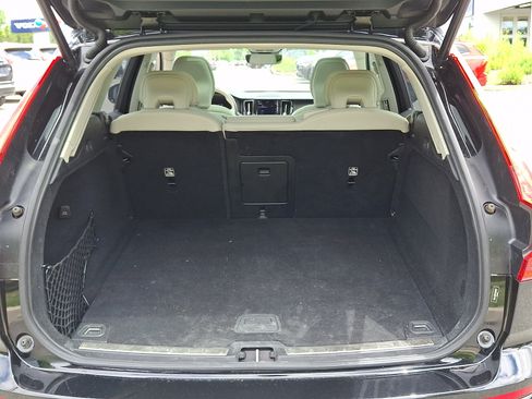 Certified 2023 Volvo XC60 B5 Ultimate w/ Climate Package AWD/4WD image 30