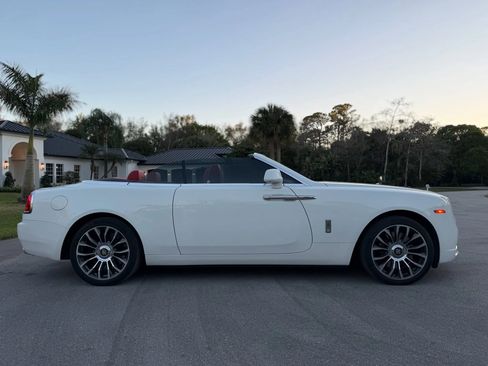 Used 2018 Rolls-Royce Dawn image 10