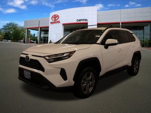 Used 2025 Toyota RAV4 XLE image 6