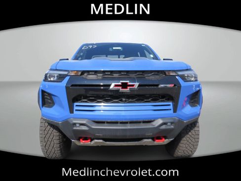 Used 2026 Chevrolet Colorado ZR2 w/ Technology Package AWD/4WD image 3