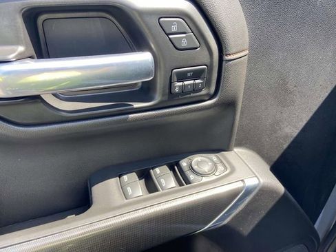 Used 2021 GMC Sierra 1500 AT4 w/ AT4 Value Package AWD/4WD image 17