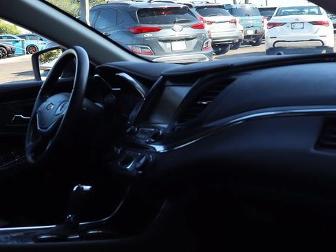 Used 2017 Chevrolet Impala Premier FWD image 31