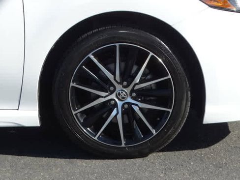 Certified 2022 Toyota Camry SE image 8
