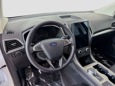 Used 2024 Ford Edge SEL w/ Convenience Package AWD/4WD image 16
