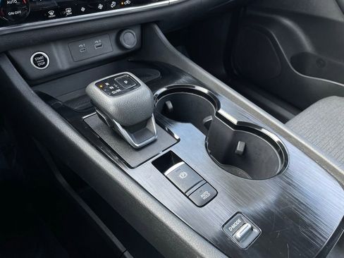 Used 2023 Nissan Rogue SV image 21