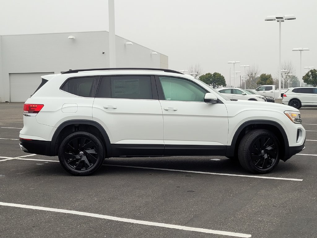 New 2026 Volkswagen Atlas SE FWD image 4
