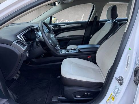 Used 2020 Ford Fusion SE w/ Equipment Group 151A image 19