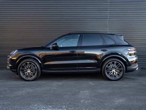 New 2026 Porsche Cayenne Base image 2