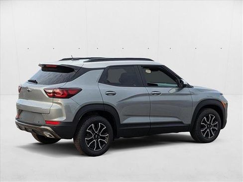 New 2025 Chevrolet TrailBlazer ACTIV w/ Convenience Package FWD image 2