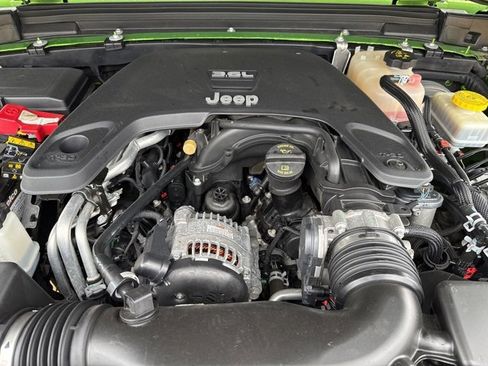 Used 2019 Jeep Wrangler Unlimited Sahara image 36