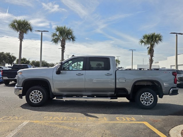 Used 2026 Chevrolet Silverado 2500 LT AWD/4WD image 3