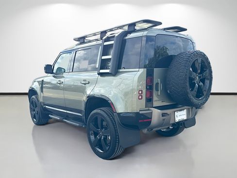 Used 2021 Land Rover Defender 110 X-Dynamic SE AWD/4WD image 5