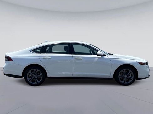 Certified 2025 Honda Accord EX-L image 2