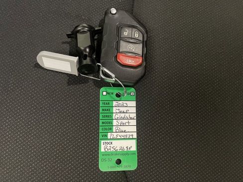 Used 2023 Jeep Gladiator Sport image 28