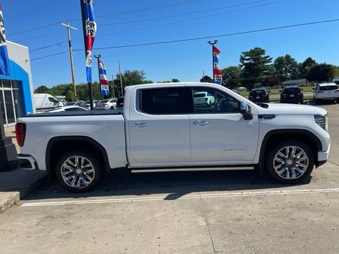 Used 2023 GMC Sierra 1500 Denali w/ Denali Reserve Package AWD/4WD image 7