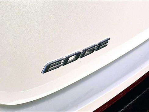 Used 2017 Ford Edge SEL w/ Equipment Group 201A image 29