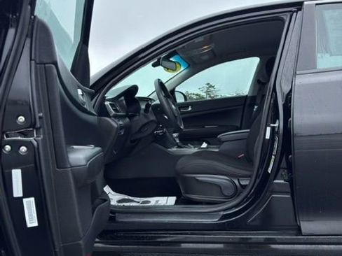 Used 2019 Kia Optima LX image 9