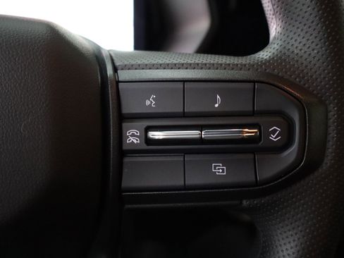 Used 2025 Chevrolet Colorado Trail Boss image 18